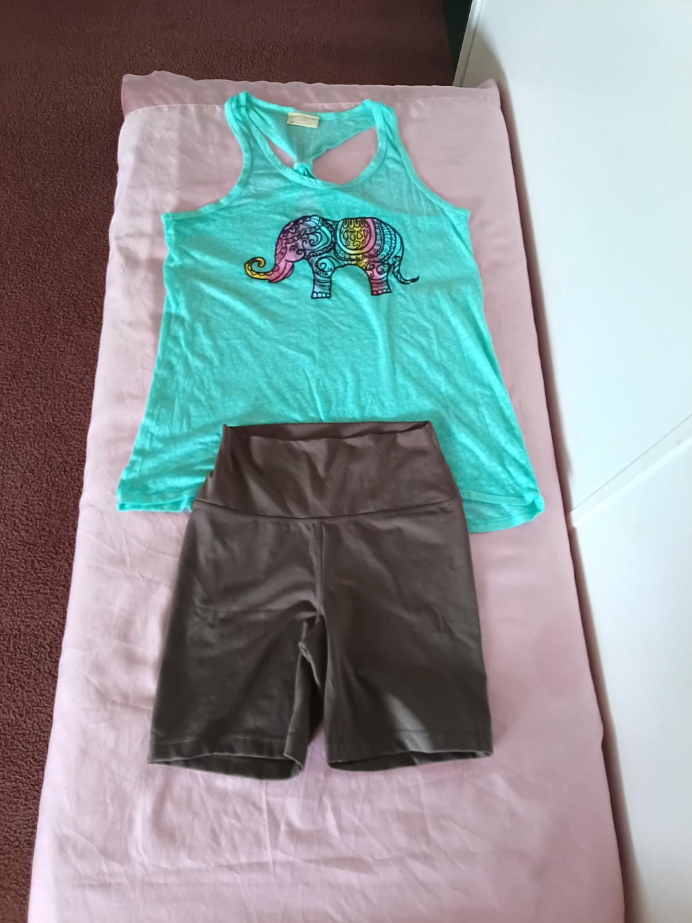 Bobbie Brooks Tank Top with Yogalicious biker shorts size Medium